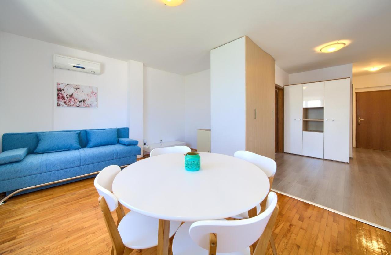 Apartments Dundo Njivice Ngoại thất bức ảnh