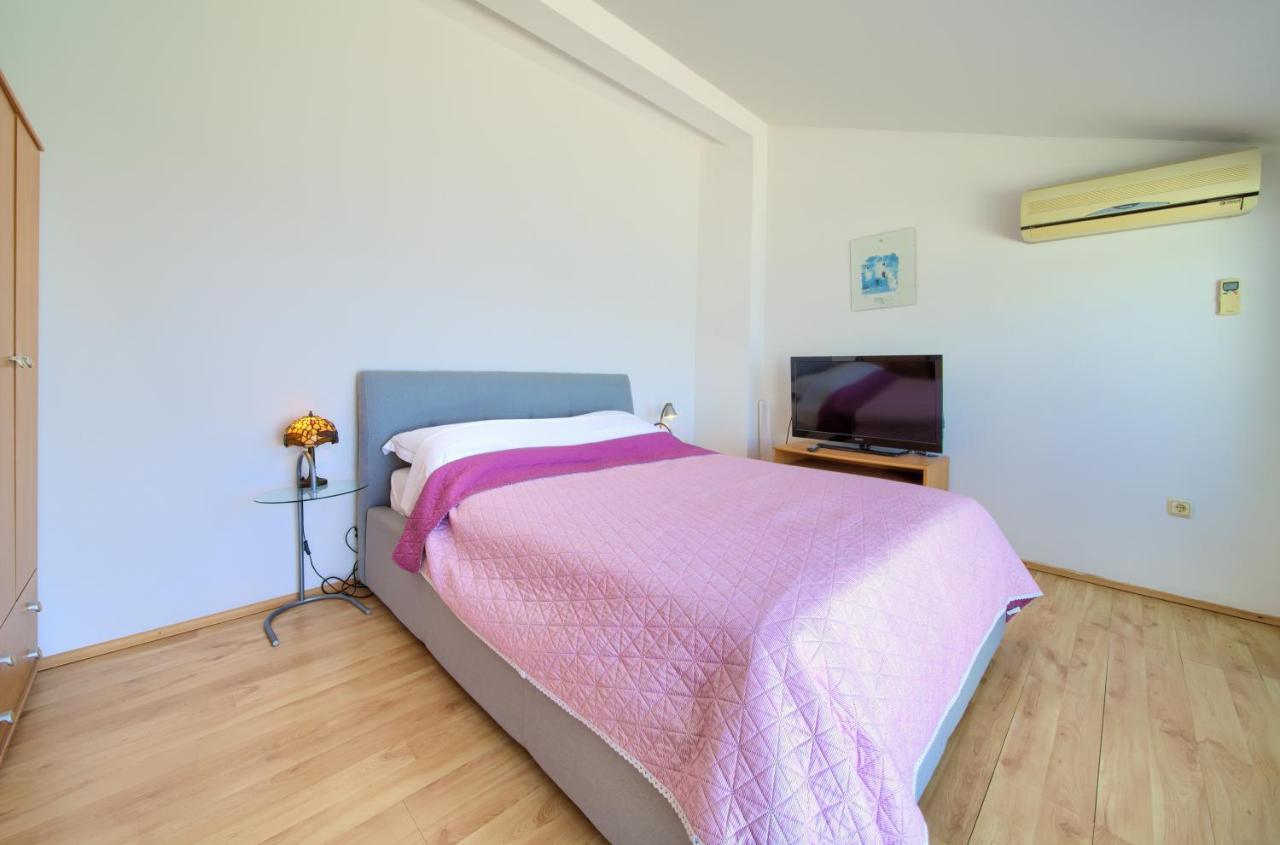 Apartments Dundo Njivice Ngoại thất bức ảnh