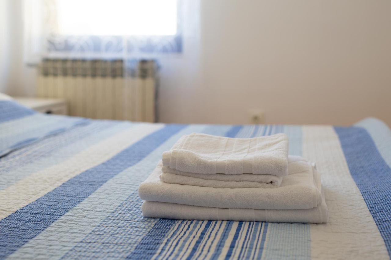 Apartments Dundo Njivice Ngoại thất bức ảnh