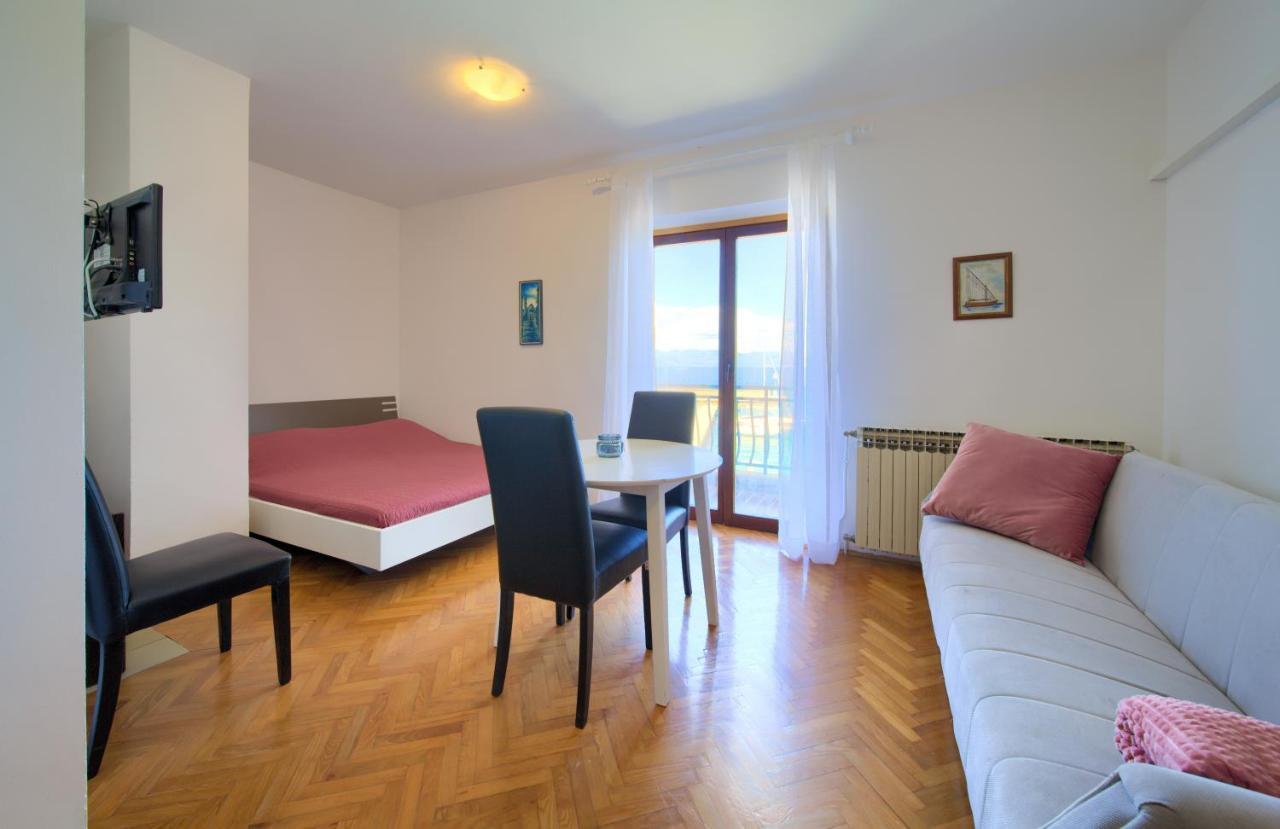 Apartments Dundo Njivice Ngoại thất bức ảnh