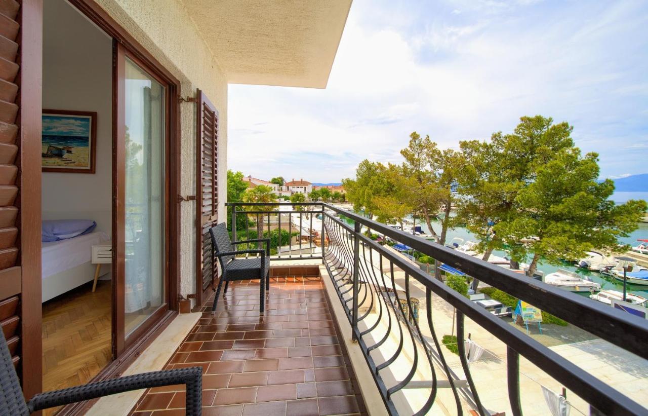 Apartments Dundo Njivice Ngoại thất bức ảnh