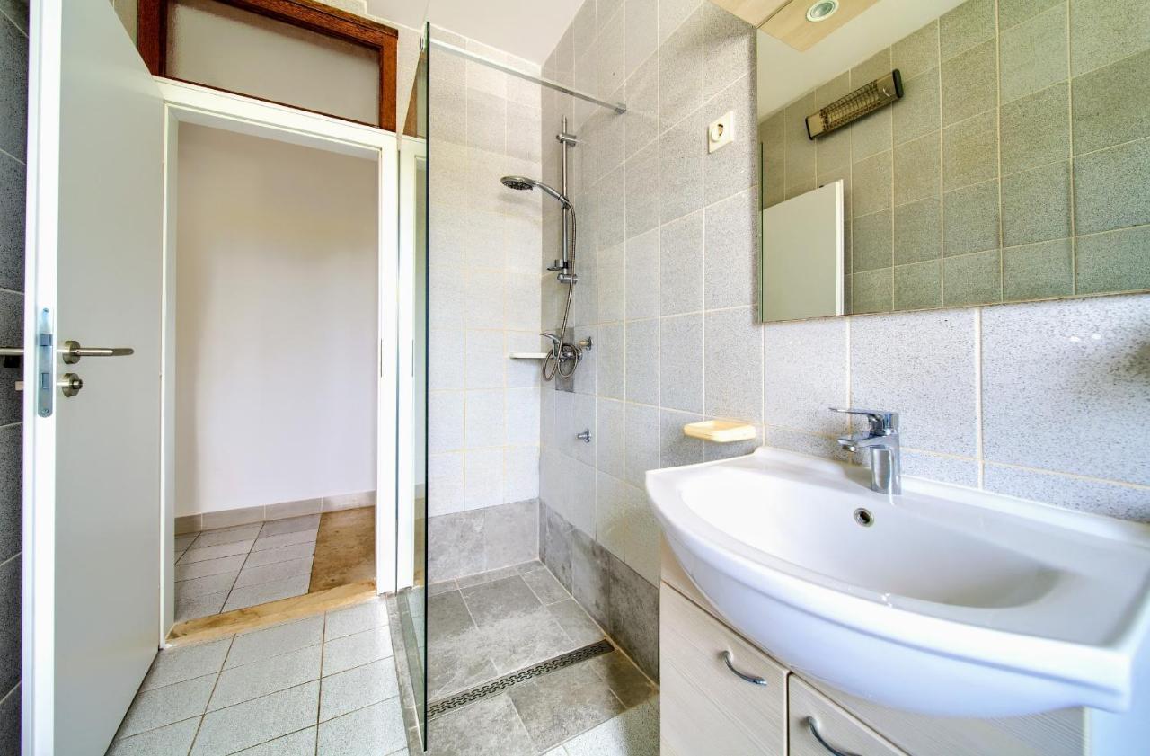 Apartments Dundo Njivice Ngoại thất bức ảnh