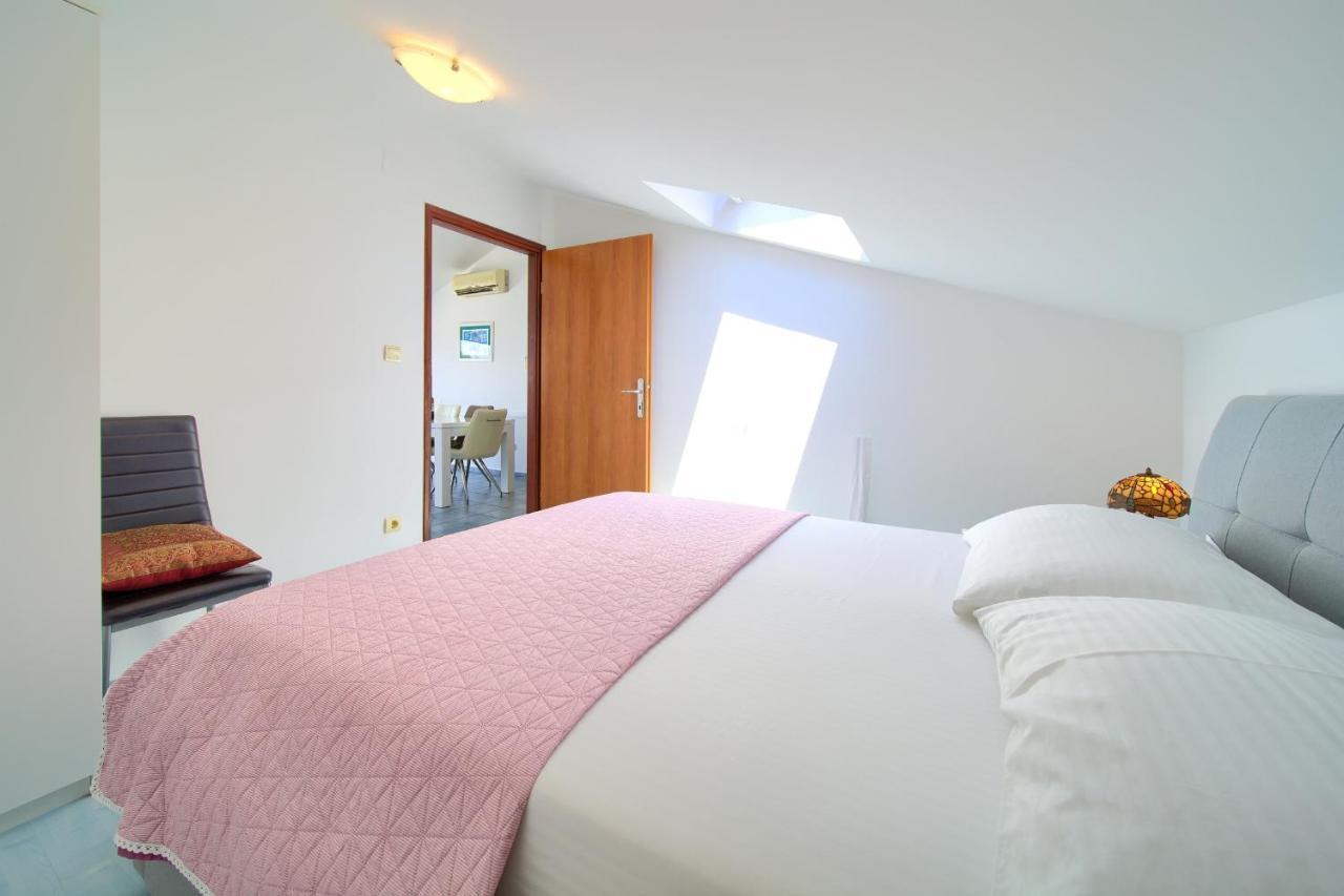 Apartments Dundo Njivice Ngoại thất bức ảnh