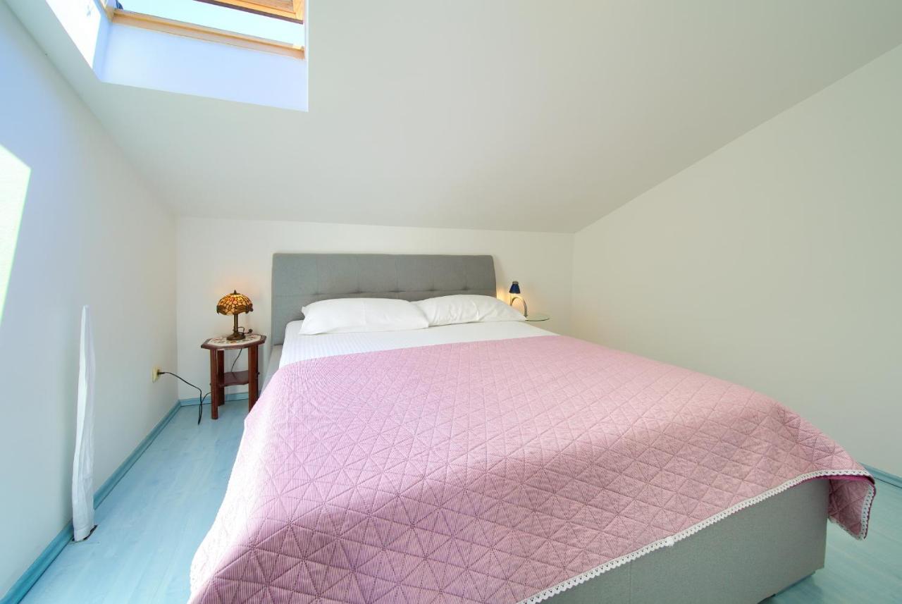 Apartments Dundo Njivice Ngoại thất bức ảnh