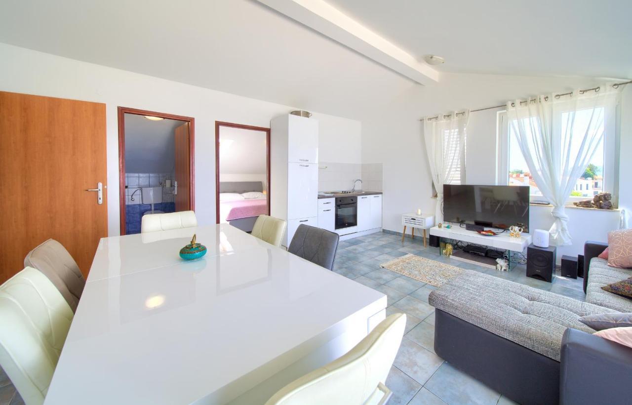 Apartments Dundo Njivice Ngoại thất bức ảnh