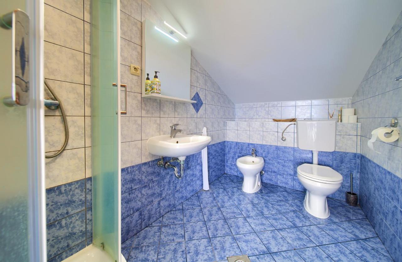 Apartments Dundo Njivice Ngoại thất bức ảnh