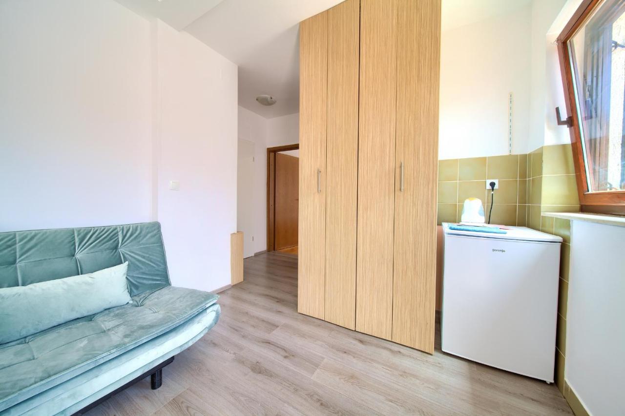 Apartments Dundo Njivice Ngoại thất bức ảnh