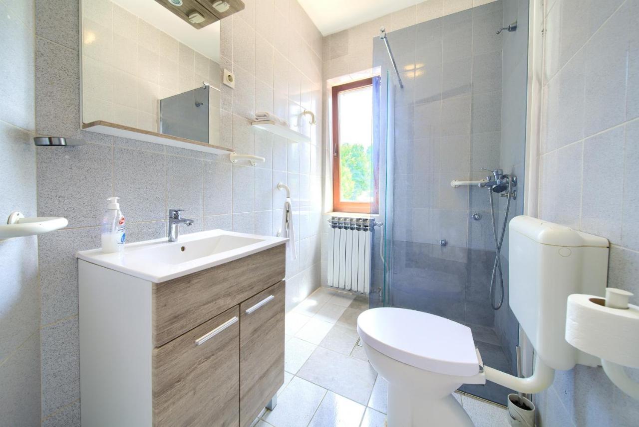 Apartments Dundo Njivice Ngoại thất bức ảnh