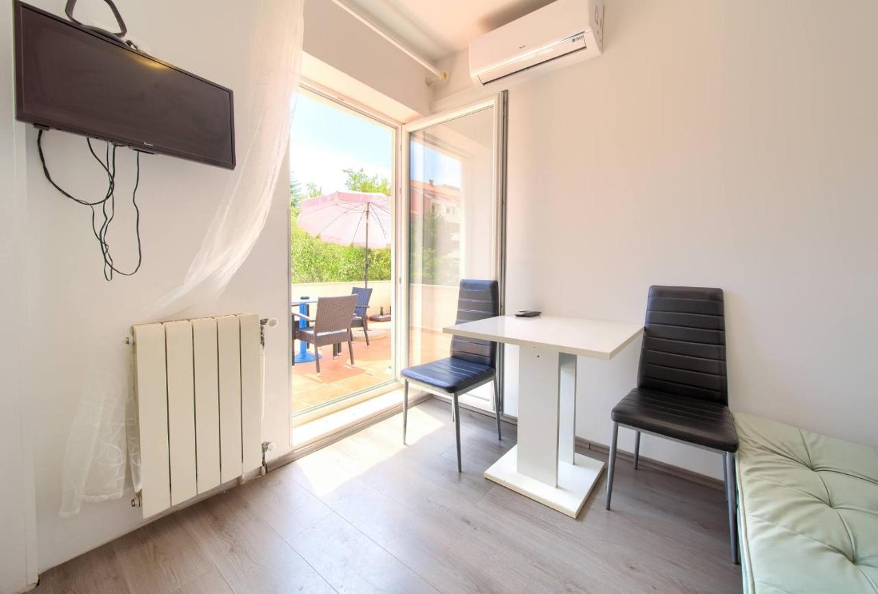 Apartments Dundo Njivice Ngoại thất bức ảnh