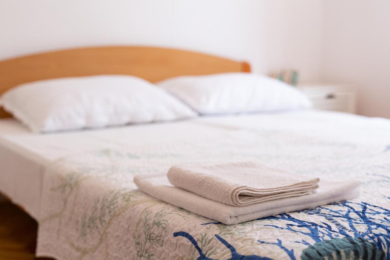 Apartments Dundo Njivice Ngoại thất bức ảnh